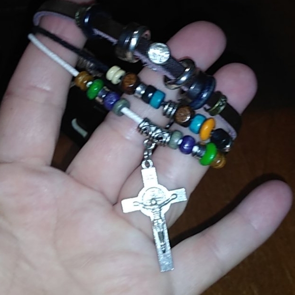unbranded Jewelry - Leather cross bracelet with beads and rhinestone